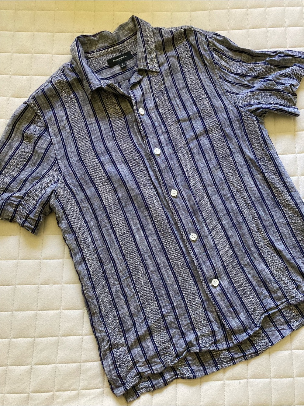 Banana Republic Men’s Blue Navy Striped Short-Sleeve Button-Down Linen Shirt